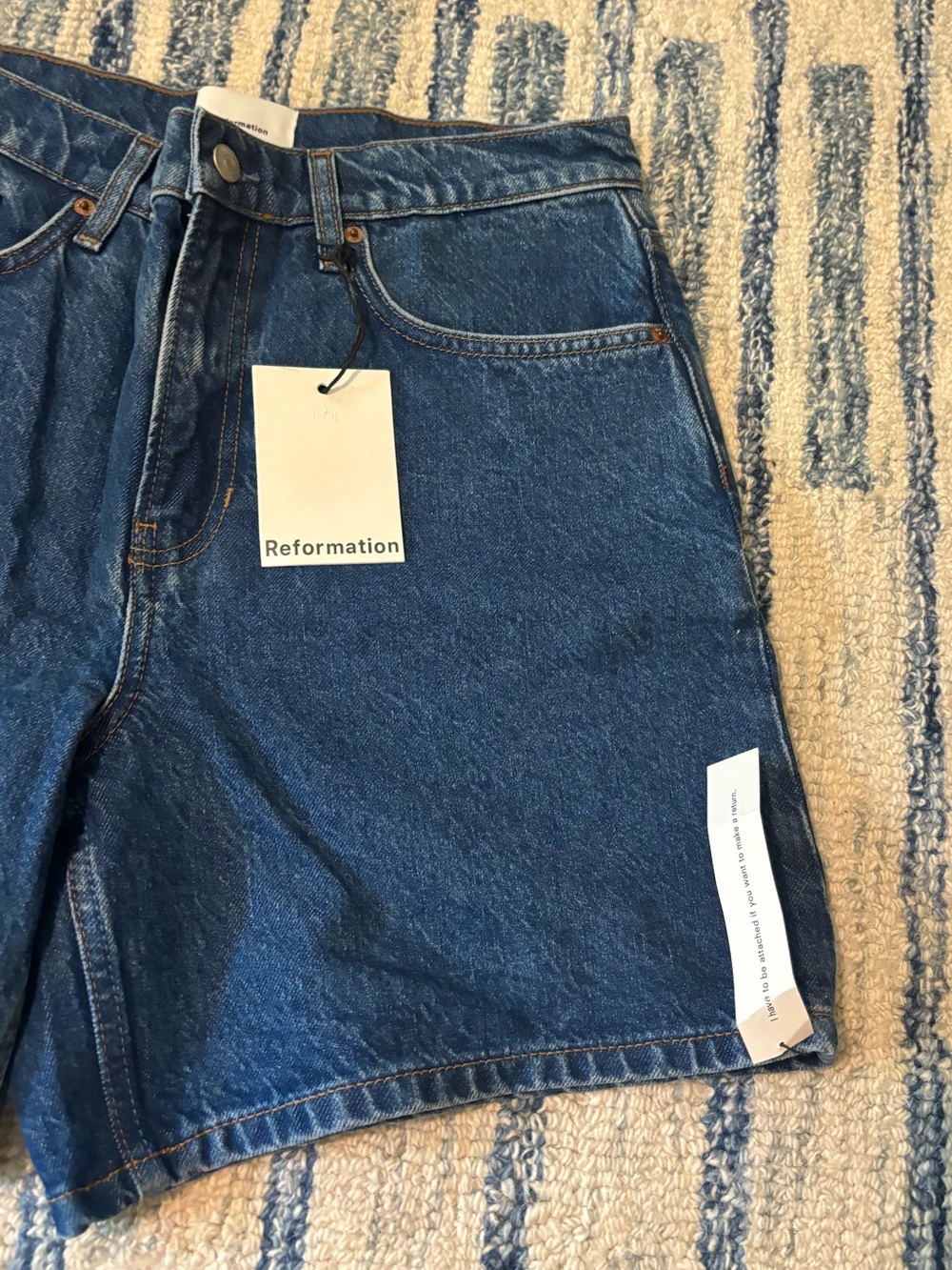 Reformation Raye Mid Rise 6” Jean Shorts - Picture 5 of 8